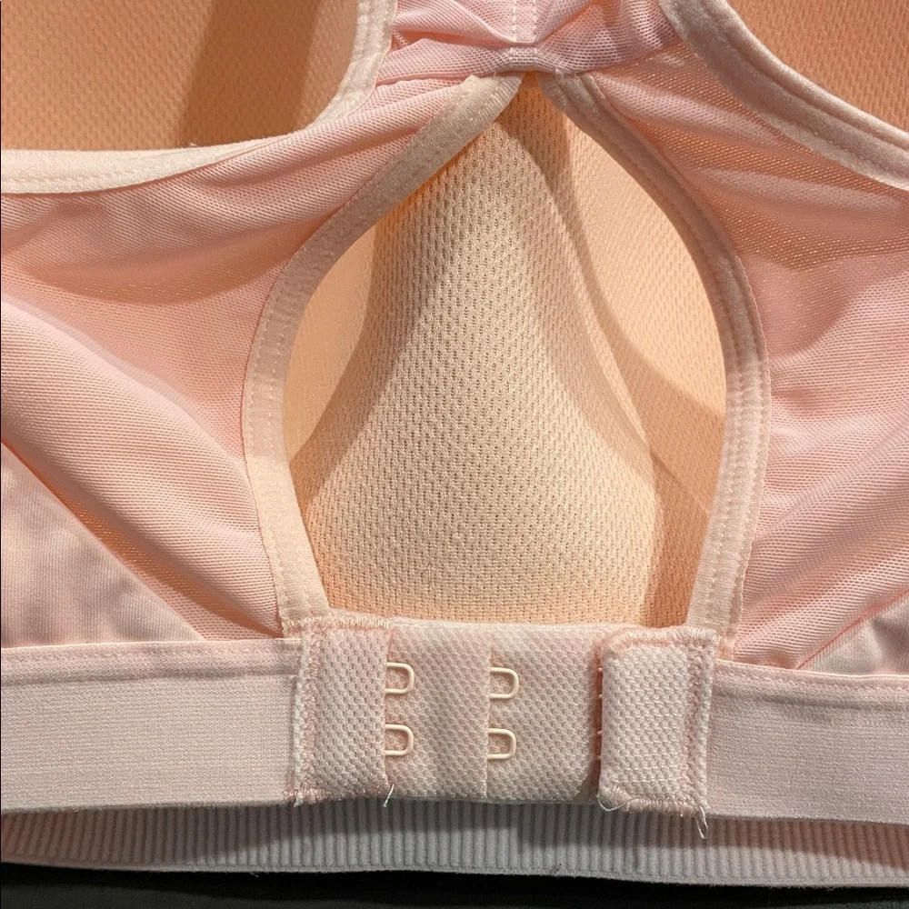 Victoria's Secret Sport Incredible Lightweight Peach Sports Bra 34DDD - Picture 8 of 9